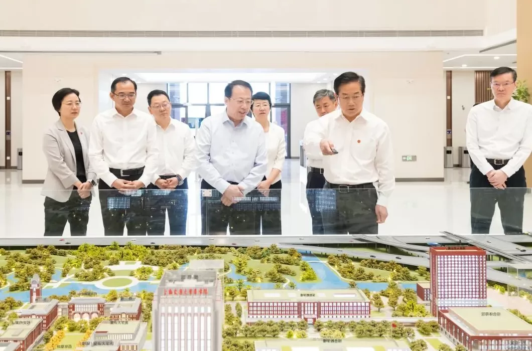 龚正市长调研上海交通大学医学院浦东校区,营造世界级生命科学创新生态-第1张图片- 龚正市长调研上海交通大学医学院浦东校区,营造世界级生命科学创新生态-第1张图片-