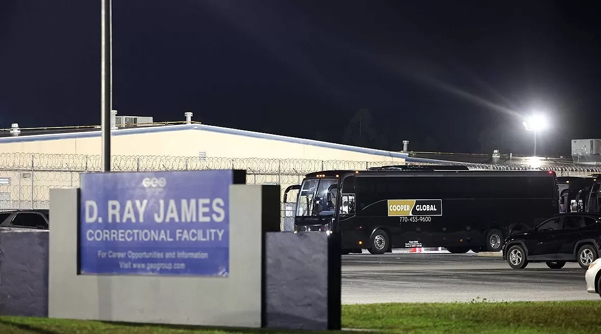 300余名获释韩国公民乘包机离美返韩-第1张图片- 300余名获释韩国公民乘包机离美返韩-第1张图片-