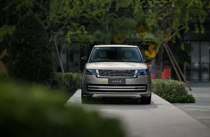 在市场波动中锚定价值 捷豹路虎“三冠”背后的豪华新范式-第3张图片- 在市场波动中锚定价值 捷豹路虎“三冠”背后的豪华新范式-第3张图片-