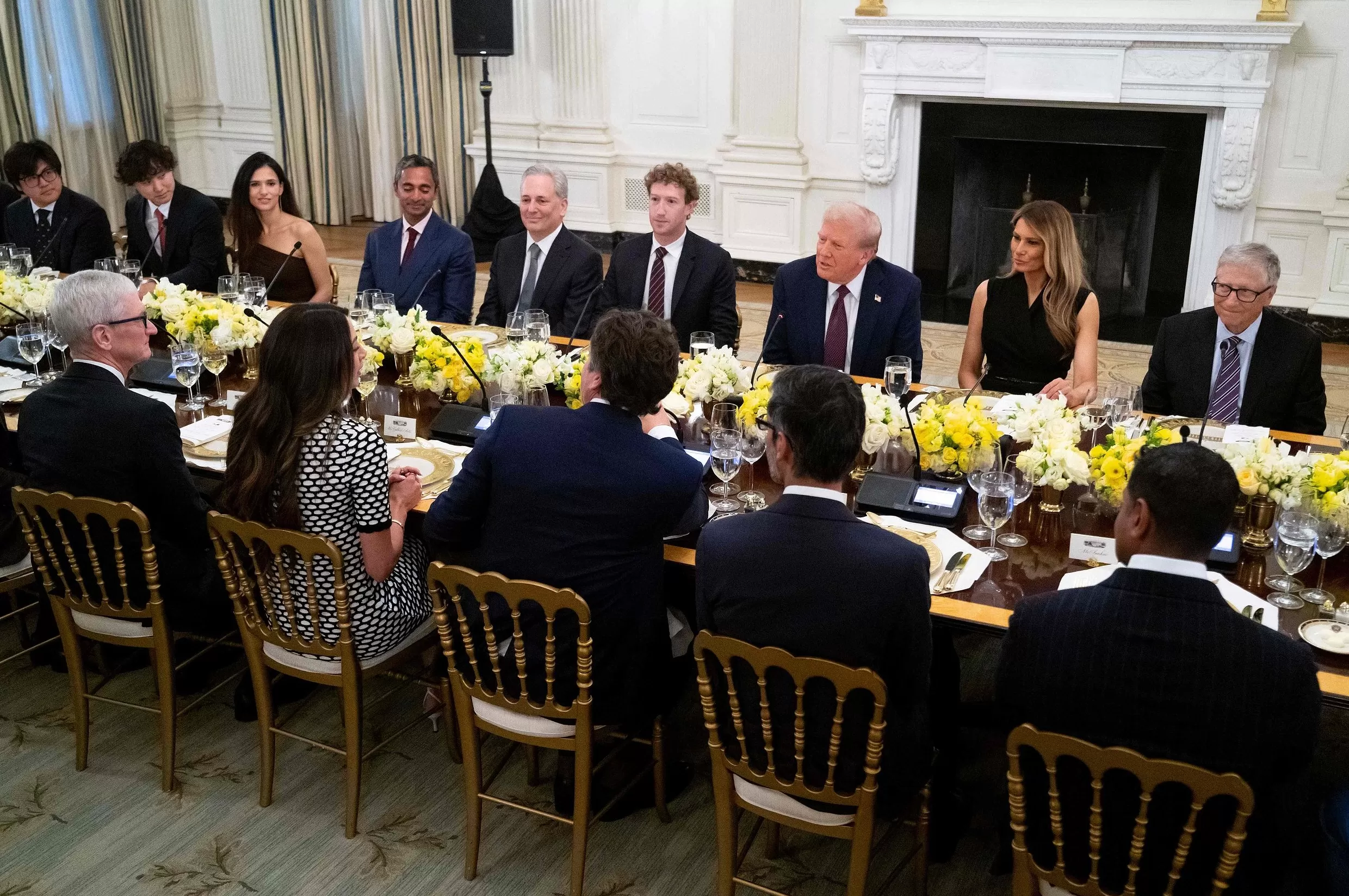 特朗普在白宫宴请科技大佬,重申将征收“相当可观的”芯片关税-第1张图片- 特朗普在白宫宴请科技大佬,重申将征收“相当可观的”芯片关税-第1张图片-