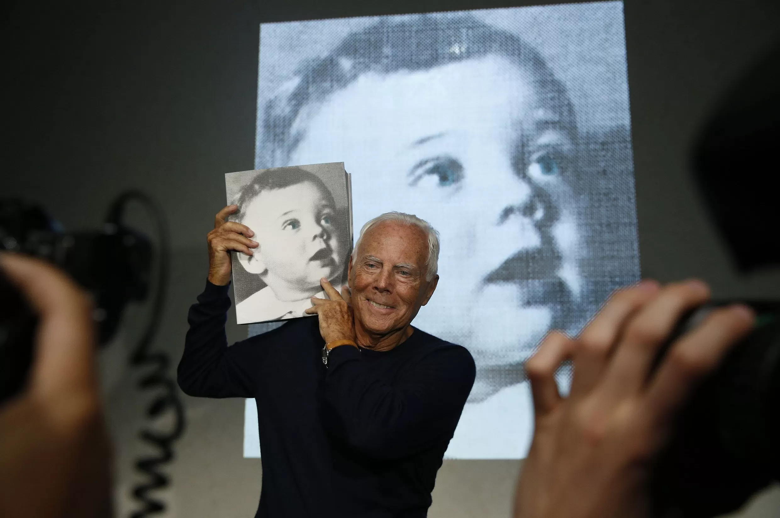 一生未婚无子嗣,阿玛尼的时尚帝国由这5人继承-第1张图片- 一生未婚无子嗣,阿玛尼的时尚帝国由这5人继承-第1张图片-