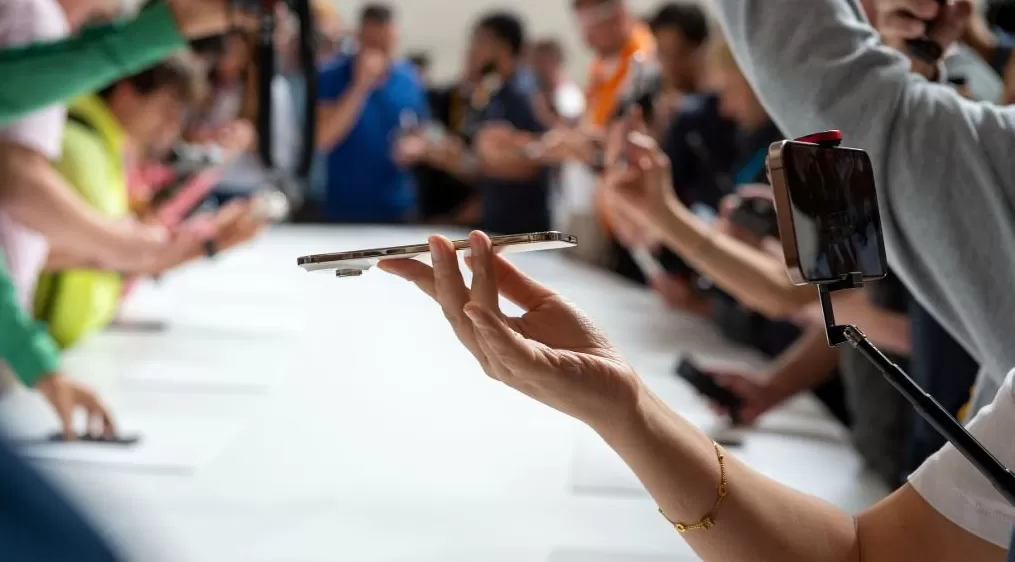 苹果正与监管及运营商紧密合作，力争尽快在中国推出eSIM版iPhoneAir-第1张图片-