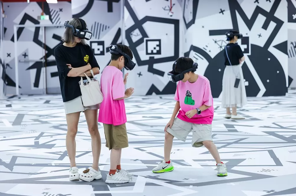 梧桐树下写代码、咖啡馆里聊技术，这家民企如何从上海走向全球？-第4张图片-