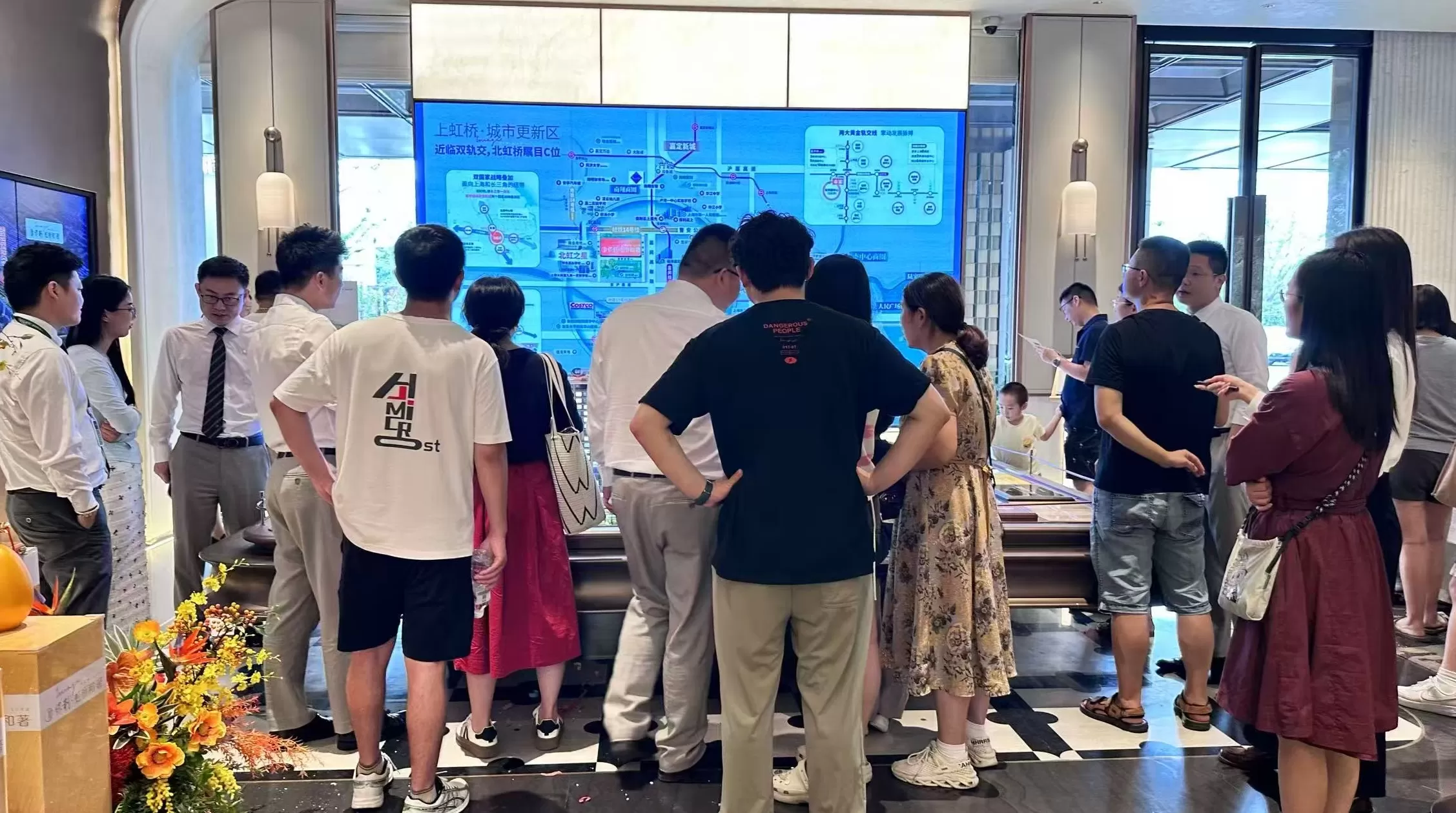 楼市“沪六条”落地首周:外环多个项目开盘火爆,内环豪宅蓄势“金九”-第2张图片- 楼市“沪六条”落地首周:外环多个项目开盘火爆,内环豪宅蓄势“金九”-第2张图片-