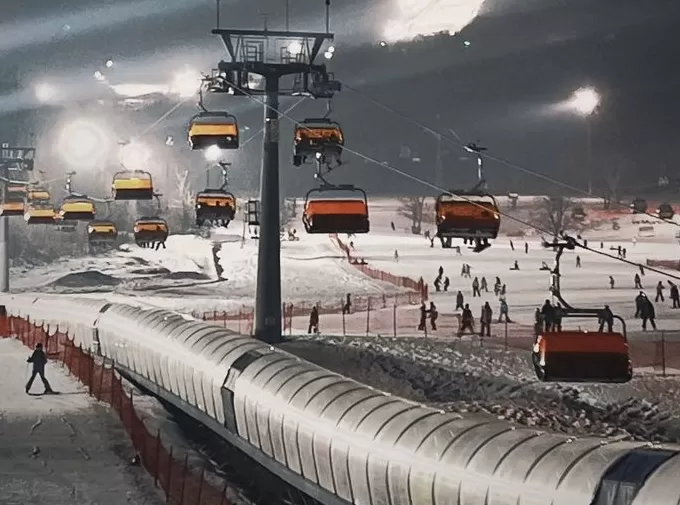 万科冰雪梦碎，“文旅+地产”模式面临终局？-第2张图片-