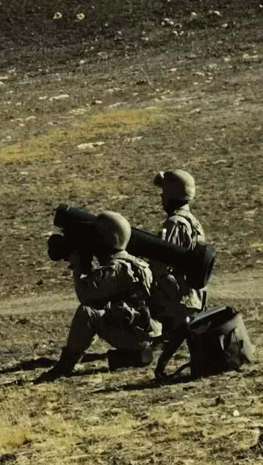 有歼20驾驶证？山东某男子冒充飞行员，与100多女性搞暧昧，诈骗上万元-第17张图片-