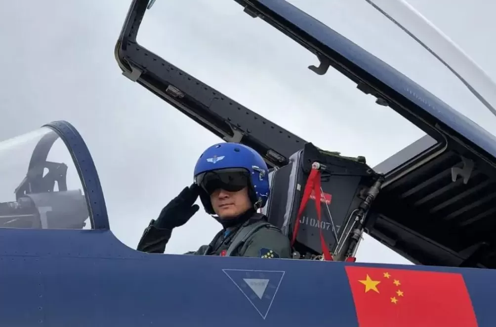 有歼20驾驶证？山东某男子冒充飞行员，与100多女性搞暧昧，诈骗上万元-第26张图片-