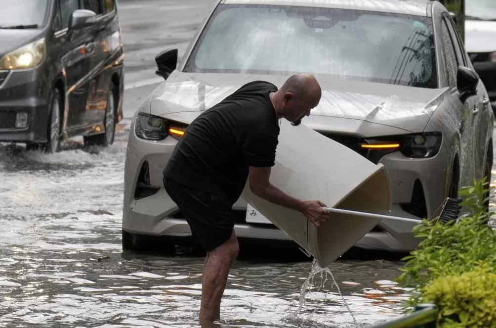 第1现场｜东京破纪录暴雨：JR停运、机场延误、局部停电-第5张图片-