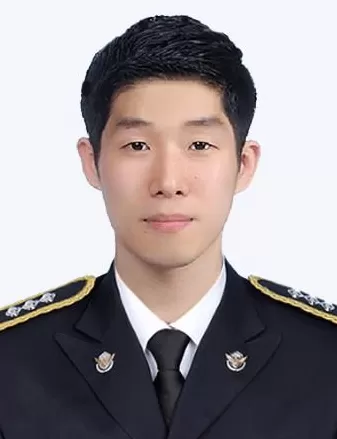 一名韩国海警队员为救被困中国老人牺牲,年仅34岁-第1张图片- 一名韩国海警队员为救被困中国老人牺牲,年仅34岁-第1张图片-