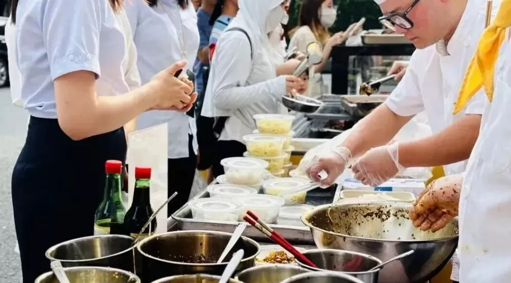 五星级酒店纷纷摆地摊，它们怎么了-第4张图片-