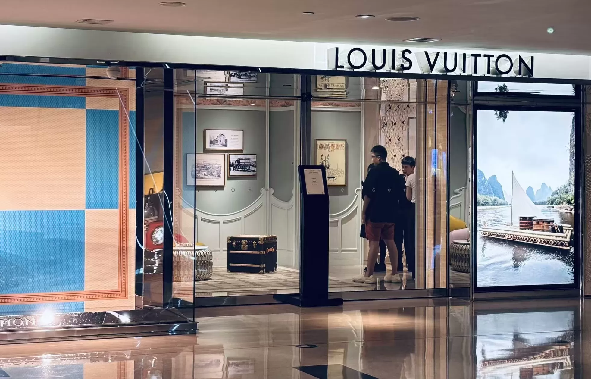 谁会为1200元一支的LV口红买单?-第3张图片- 谁会为1200元一支的LV口红买单?-第3张图片-