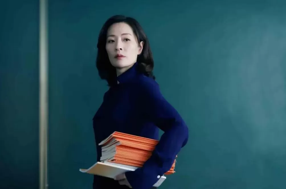 退休老师，成了学校争抢的香饽饽-第1张图片-