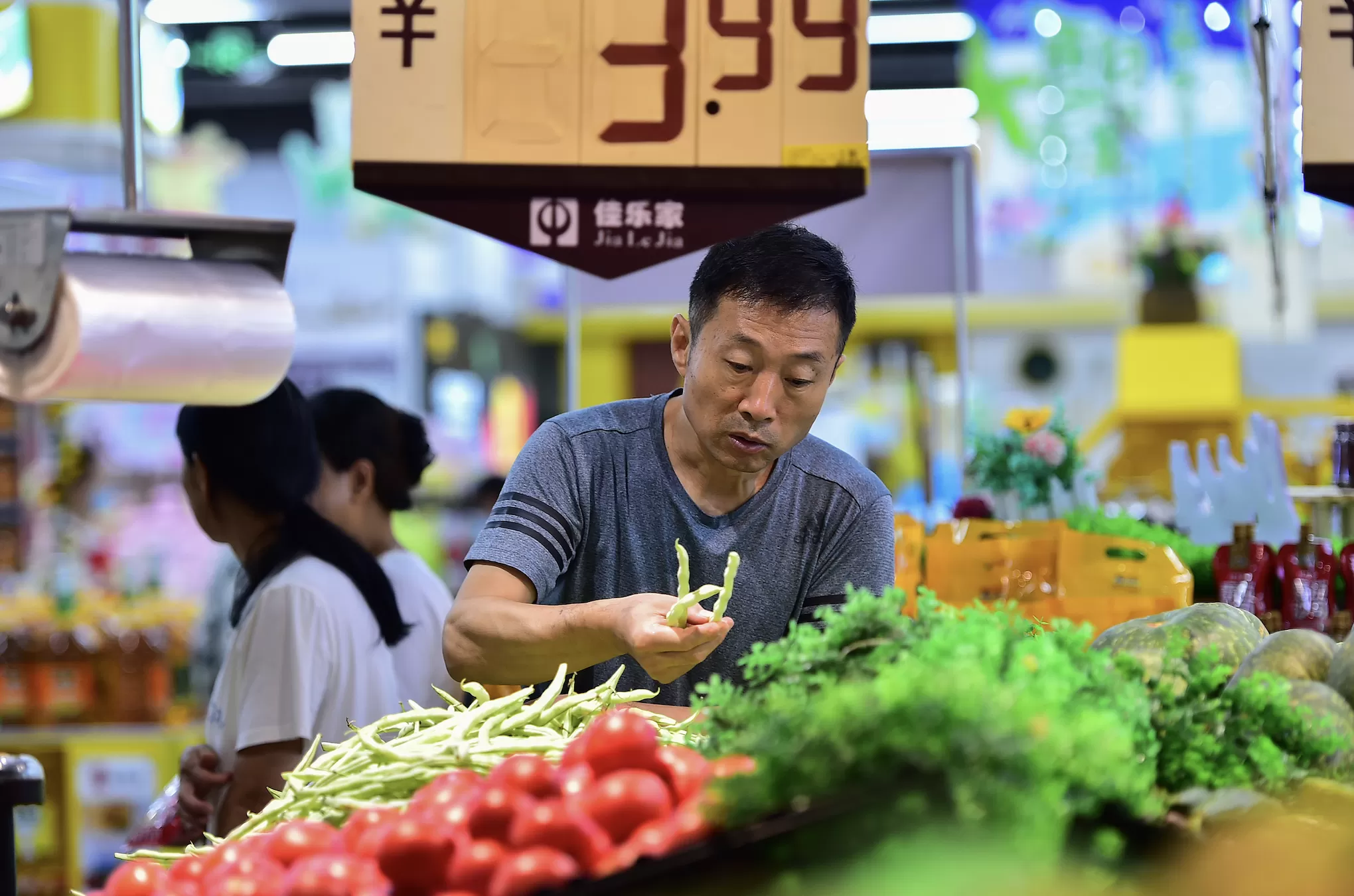 食品价格降幅显著扩大，8月CPI同比下降0.4%-第1张图片-