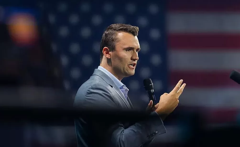 特朗普政治盟友被暗杀，背后是绑架整个社会的公共叙事-第3张图片-