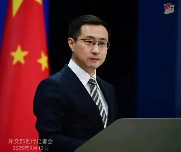 美国保守派政治活动家遇刺，关中国啥事？-第5张图片-