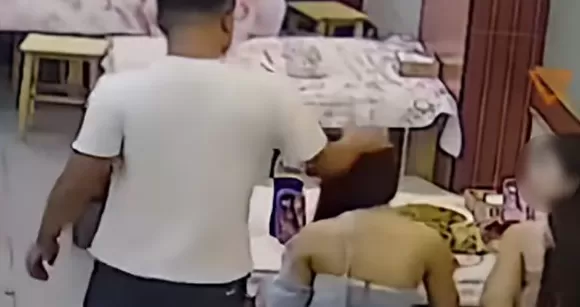 马上评｜严惩“摸头男”，守护深夜撸串的安全感-第1张图片-