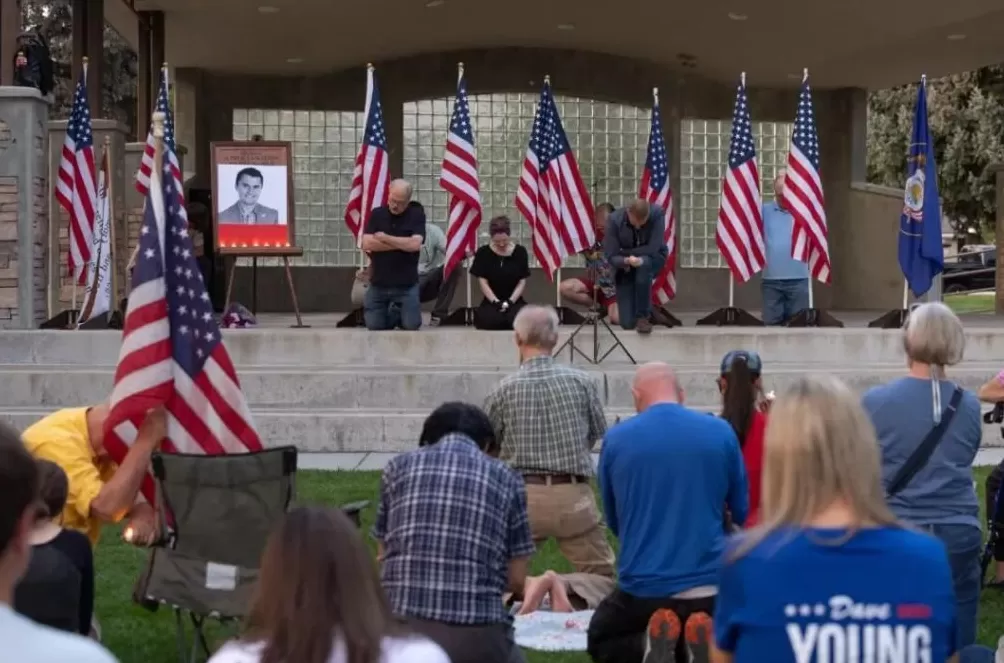 父亲大义灭亲交出枪手，特朗普呼吁判死刑-第3张图片-