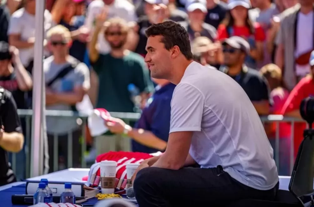 父亲大义灭亲交出枪手，特朗普呼吁判死刑-第2张图片-