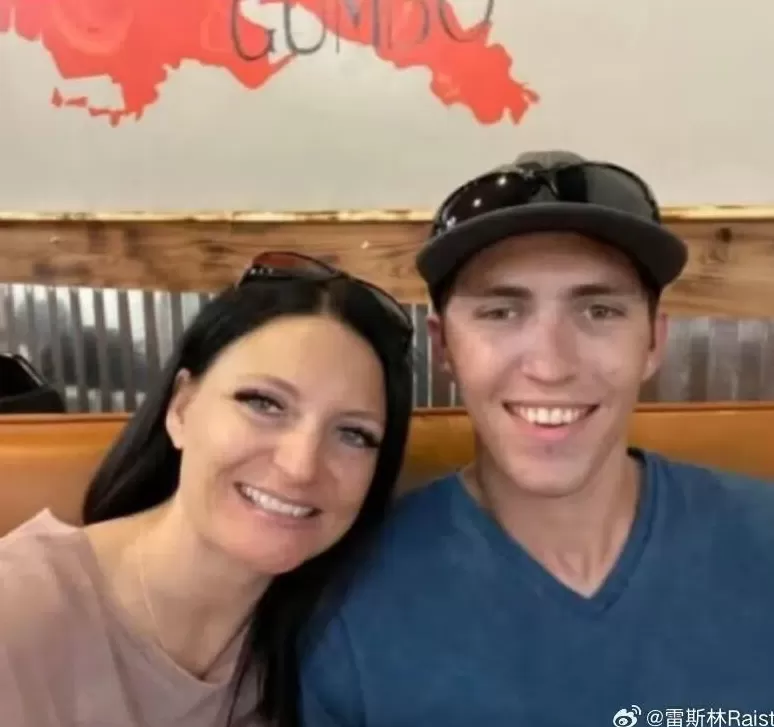 查理柯克很像美国司马南-第1张图片- 查理柯克很像美国司马南-第1张图片-