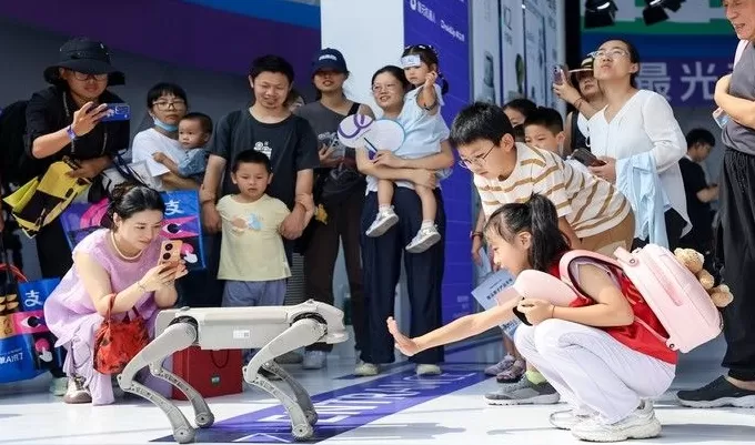 2025外滩大会人文观察：打开人机共生的大门-第8张图片-