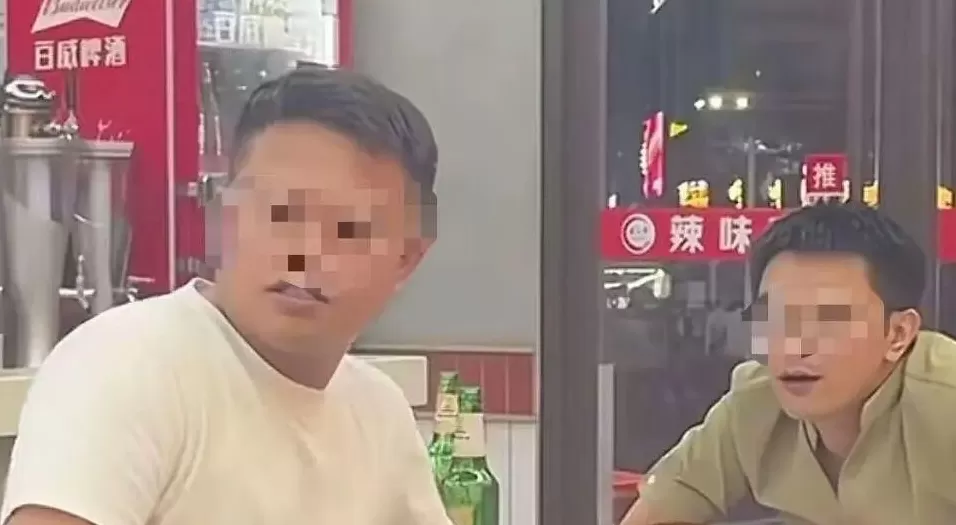 18岁女子遭陌生男子摸头并被辱骂，警方通报：闵某某（男，34岁），被行拘-第2张图片-