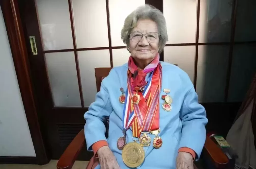 表演艺术家陈奇去世，享年96岁的她被称为”国民奶奶”-第1张图片-