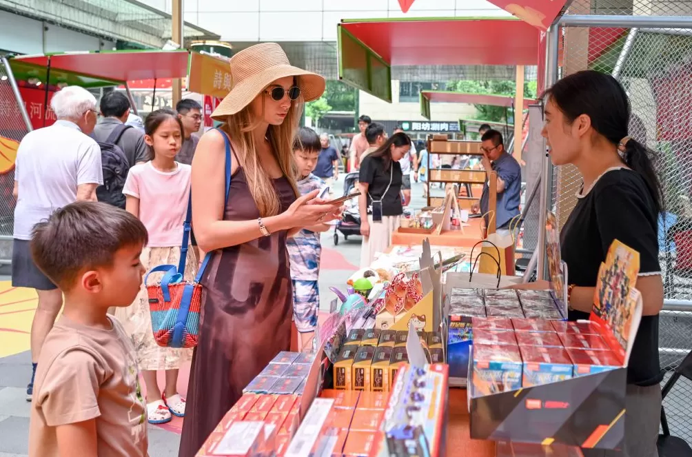 魔都眼｜“晒秋好书市”周末市集开张，邀你秋日读诗-第8张图片-