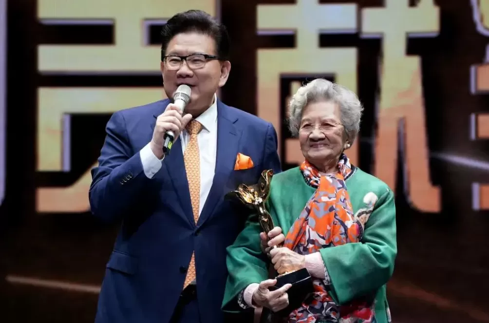 纪念｜陈奇：一直都闪烁着崇德尚艺的神圣光芒-第1张图片-