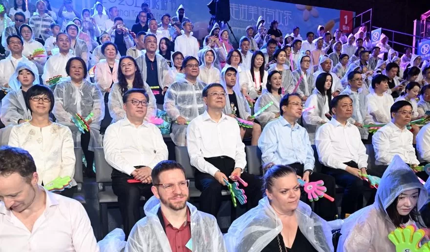 第36届上海旅游节大巡游活动拉开帷幕，陈吉宁龚正参加启动活动-第2张图片-