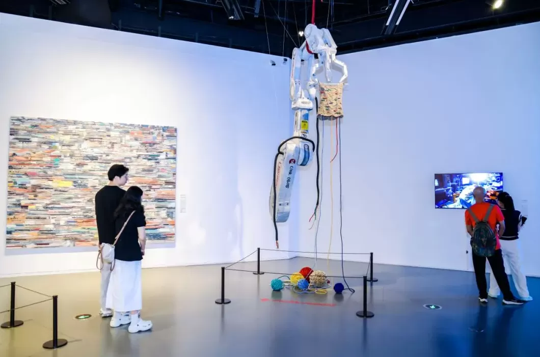 当AI相遇青年艺术家,上海青年美展探索人机共生-第1张图片- 当AI相遇青年艺术家,上海青年美展探索人机共生-第1张图片-