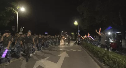 超燃！清华、上海交大等高校新生夜间拉练20公里-第22张图片-