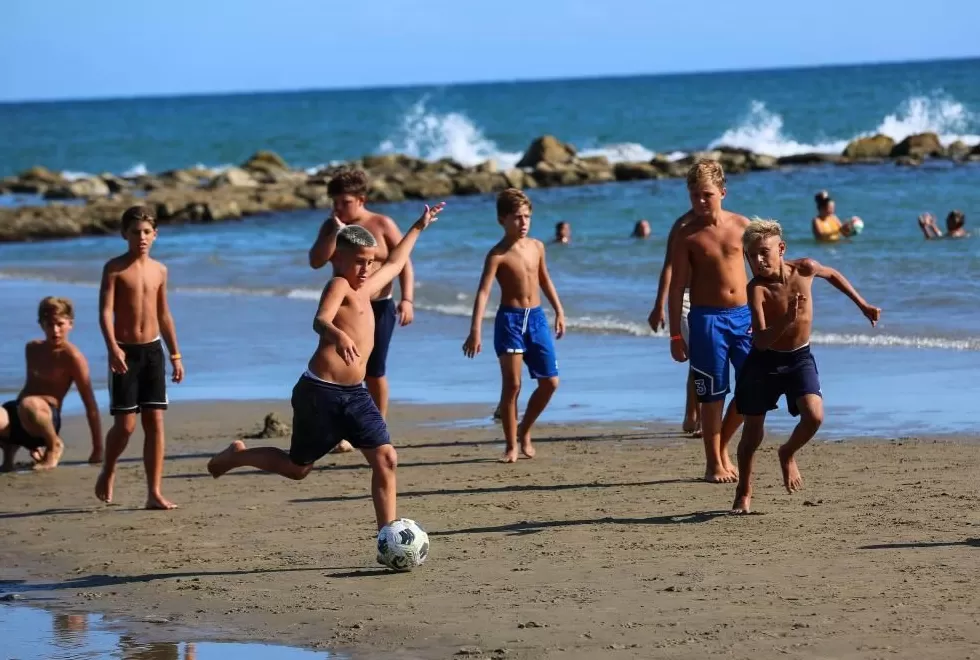 三个月暑假结束意大利仍“热得上不了学”-第1张图片- 三个月暑假结束意大利仍“热得上不了学”-第1张图片-