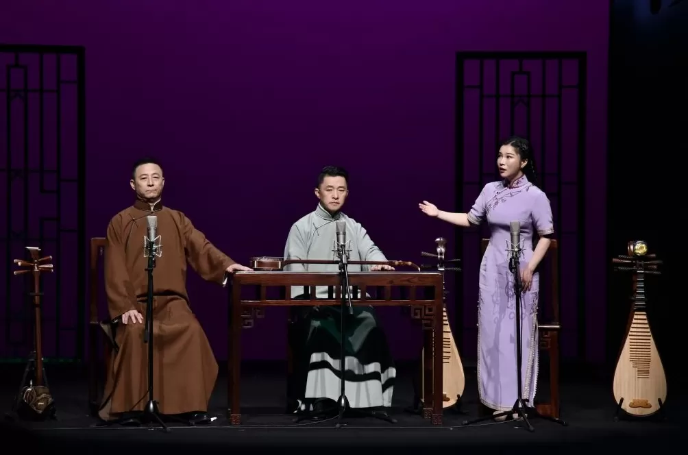 钩沉“为国聚书”的尘封历史，评弹《烽火书魂》演绎文化抗战-第3张图片-