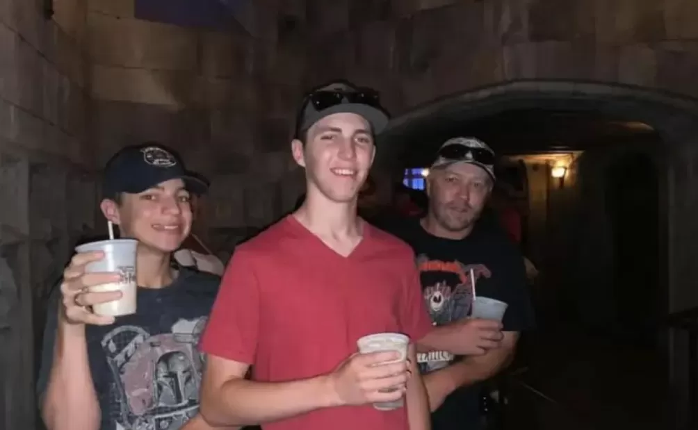 22岁，他一枪吓坏了美国-第11张图片-