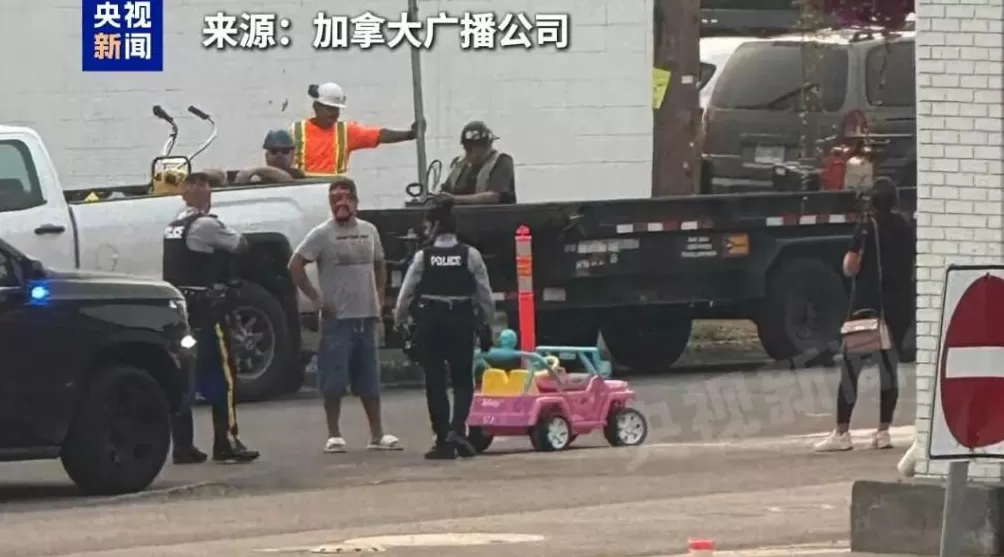 一外国男子酒驾开玩具车上路被捕-第1张图片-