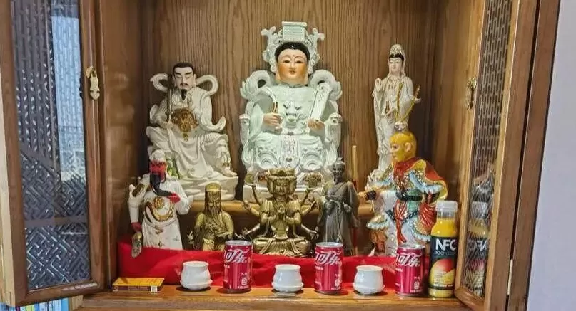 裹挟3000余人、奸淫10名妇女，敛财超500万！“昆仑童子”案告破-第5张图片-