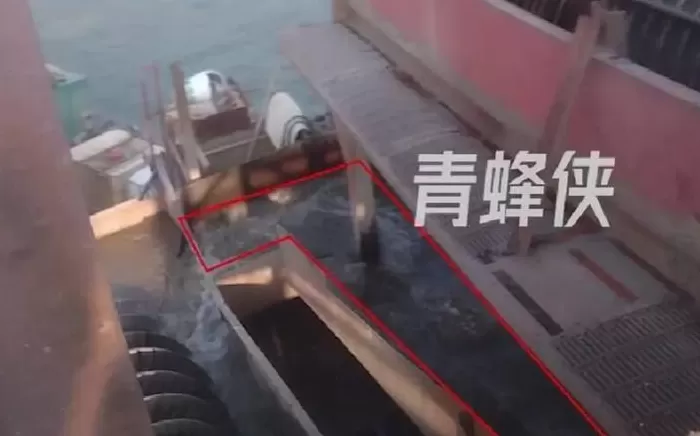 河南湖北等地被曝以采砂之名淘金，南阳淅川警方已控制5名责任人-第2张图片-