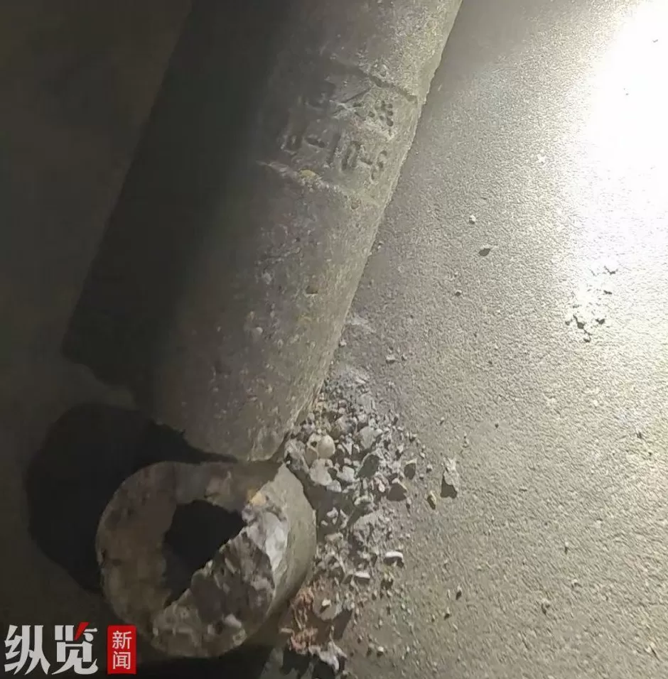 痛心!湖南5岁女童被突然倾倒的废弃电线杆砸中不幸身亡,多方回应-第2张图片- 痛心!湖南5岁女童被突然倾倒的废弃电线杆砸中不幸身亡,多方回应-第2张图片-