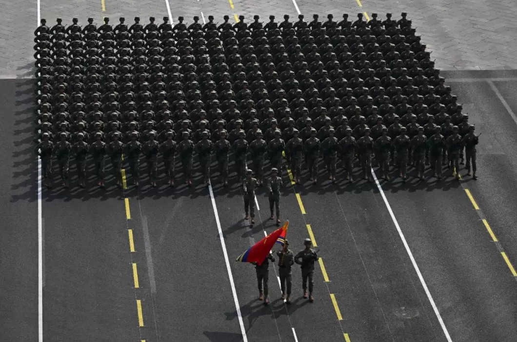 他重回上海交大攻读硕士学位,不久前在九三阅兵方阵中光荣受阅-第2张图片- 他重回上海交大攻读硕士学位,不久前在九三阅兵方阵中光荣受阅-第2张图片-