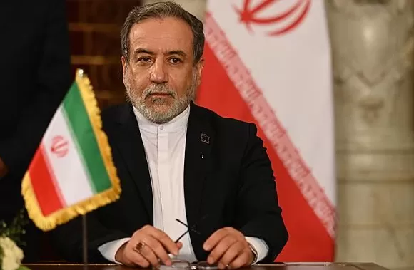 伊朗外长与英法德外长通话讨论解除对伊制裁等议题-第1张图片-