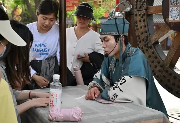 蓝领招聘，在写字楼里疯抢白领-第9张图片-