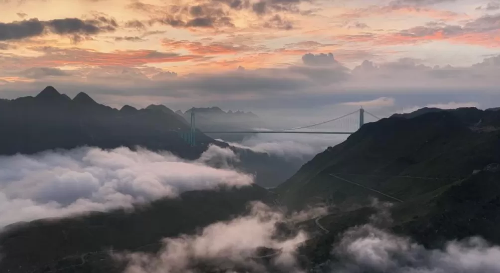 花江“桥”见丨花江峡谷大桥：云雾中的世界级奇观-第1张图片-