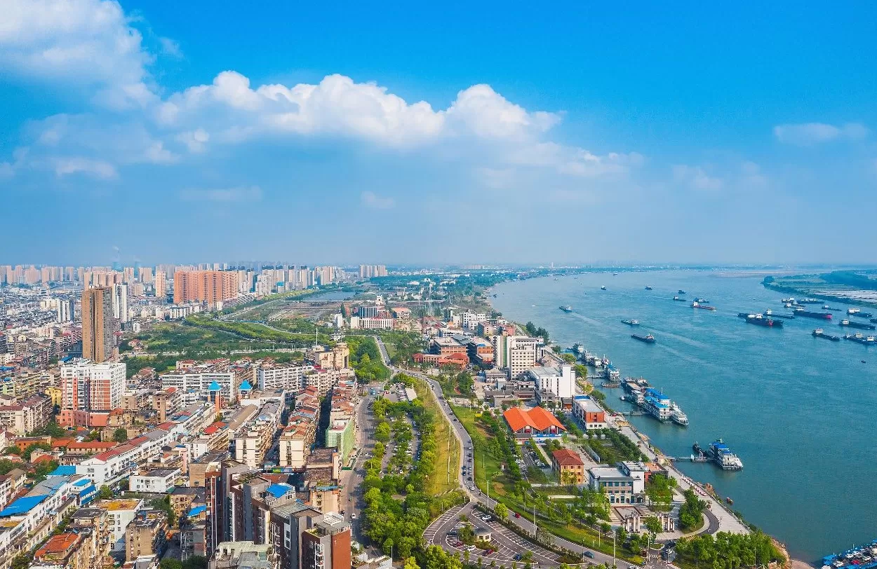 荆州重振雄风：“外引内培”破解产业困局，支点建设挺起湖北腰杆-第1张图片-