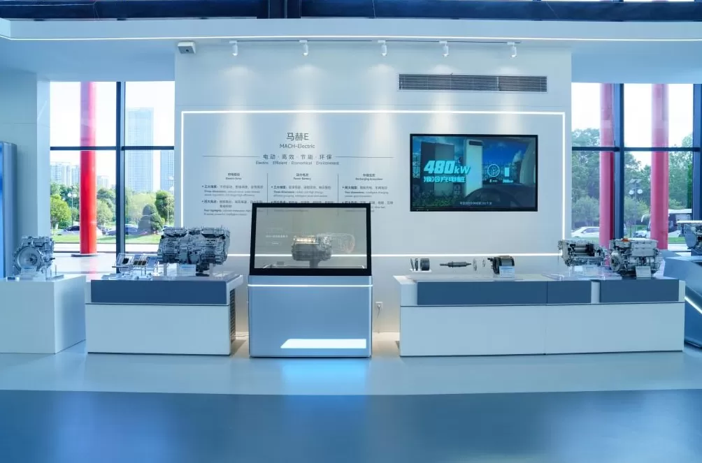 “中国车谷”里的年轻人：用工匠精神创新汽车引擎，助东风吹向全球-第3张图片-