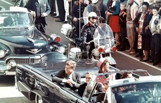 枪杀柯克嫌疑人聊天记录曝光!历史上美国那些倒在枪口下的政界人物-第5张图片- 枪杀柯克嫌疑人聊天记录曝光!历史上美国那些倒在枪口下的政界人物-第5张图片-