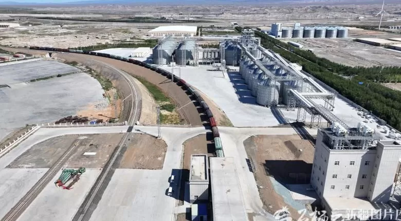 砥砺奋进七十载天山南北谱华章丨封关11年阿拉山口综保区交出什么答卷-第1张图片-