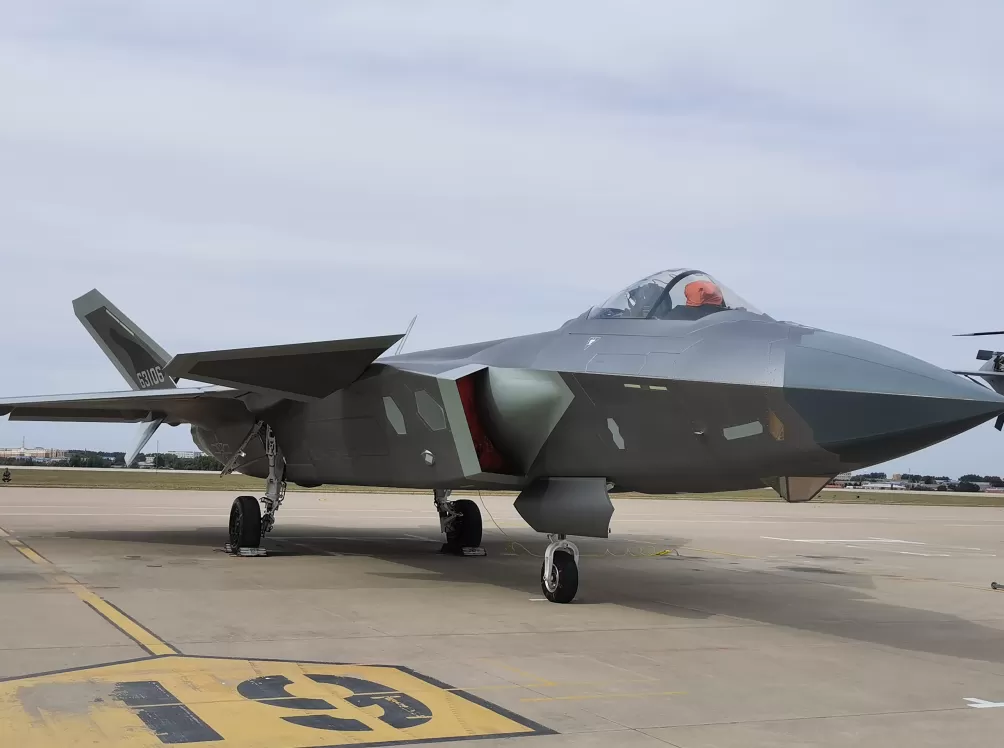 多图|近距离多角度直击!歼-20首次进行地面静态展示-第1张图片- 多图|近距离多角度直击!歼-20首次进行地面静态展示-第1张图片-