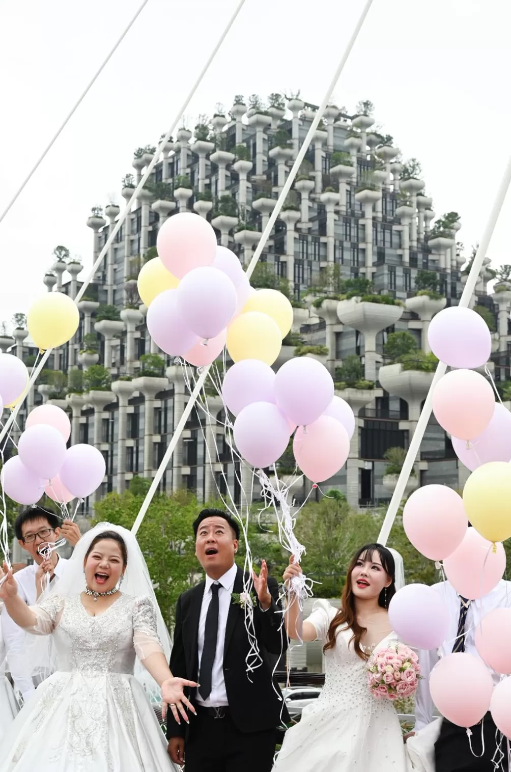 魔都眼︱苏河婚典：百位新人在百合桥许下爱的承诺-第7张图片-