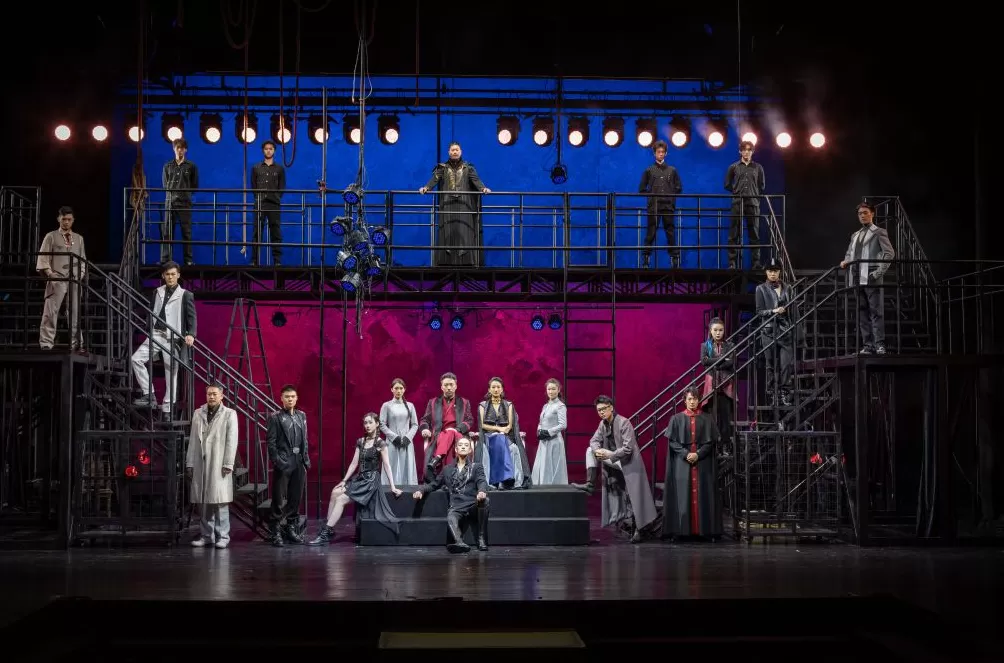 人艺新版《哈姆雷特》：仅以复仇为主题，或许已缺乏当下性-第1张图片-