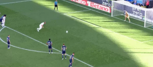 体坛联播｜C罗再刷生涯进球纪录，十人曼联赢球保阿莫林帅位-第14张图片-